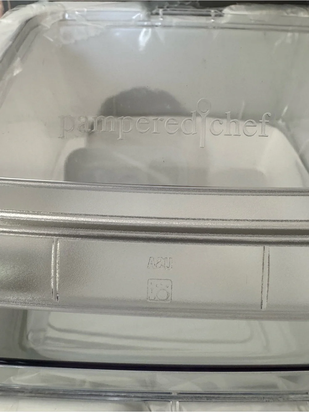 Pampered Chef Cool And Serve Bowl White Food Storage Container Clear Lid NEW